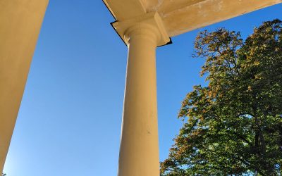 Autumn breeze and art returning once again